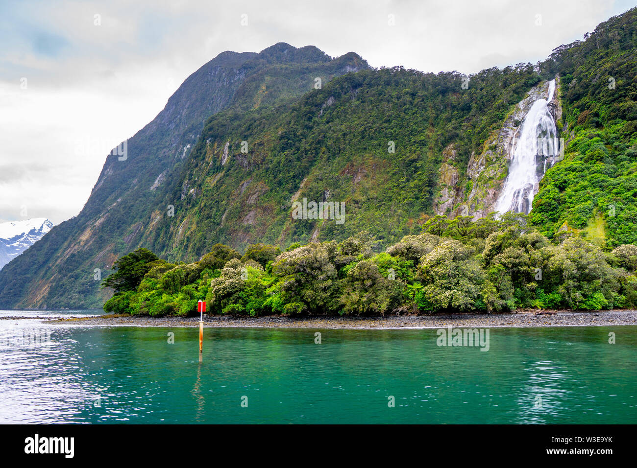Signora Elizabeth Bowen Falls, Milford Sound, Fiordland, Isola del Sud, Nuova Zelanda Foto Stock