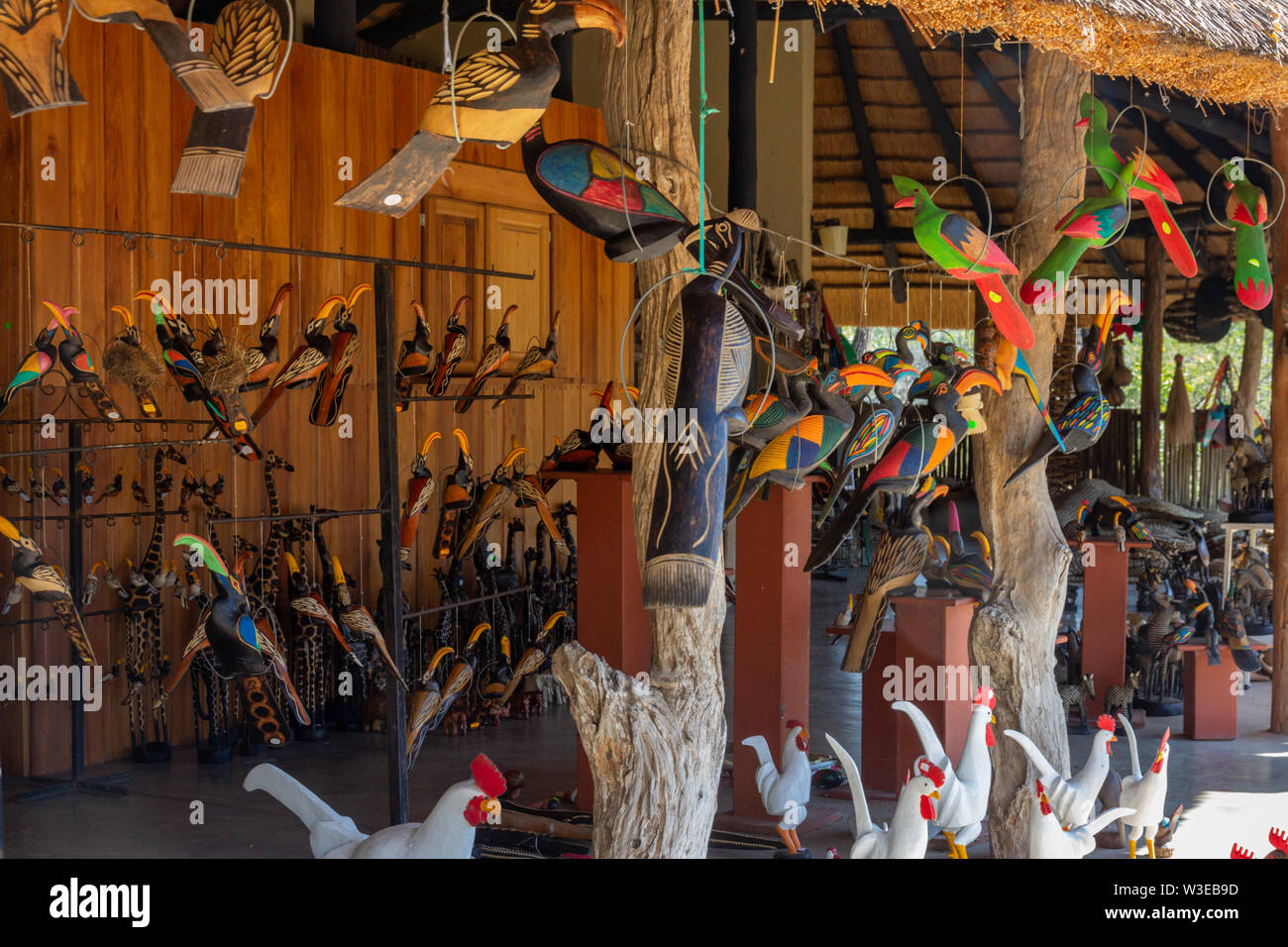 Negozio di souvenir a Numbi Gate, il Parco Nazionale Kruger, Sud Africa Foto Stock