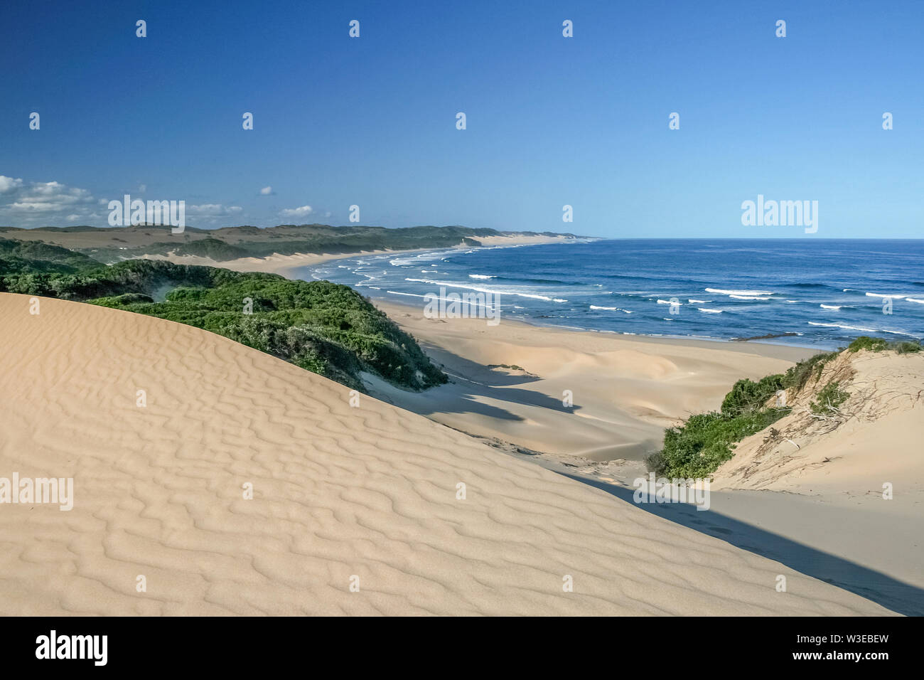 La bella spiaggia che è Kasouga Beach si trova a metà strada tra Kenton-su-Mare e Port Alfred nel Capo orientale, Sud Africa Foto Stock