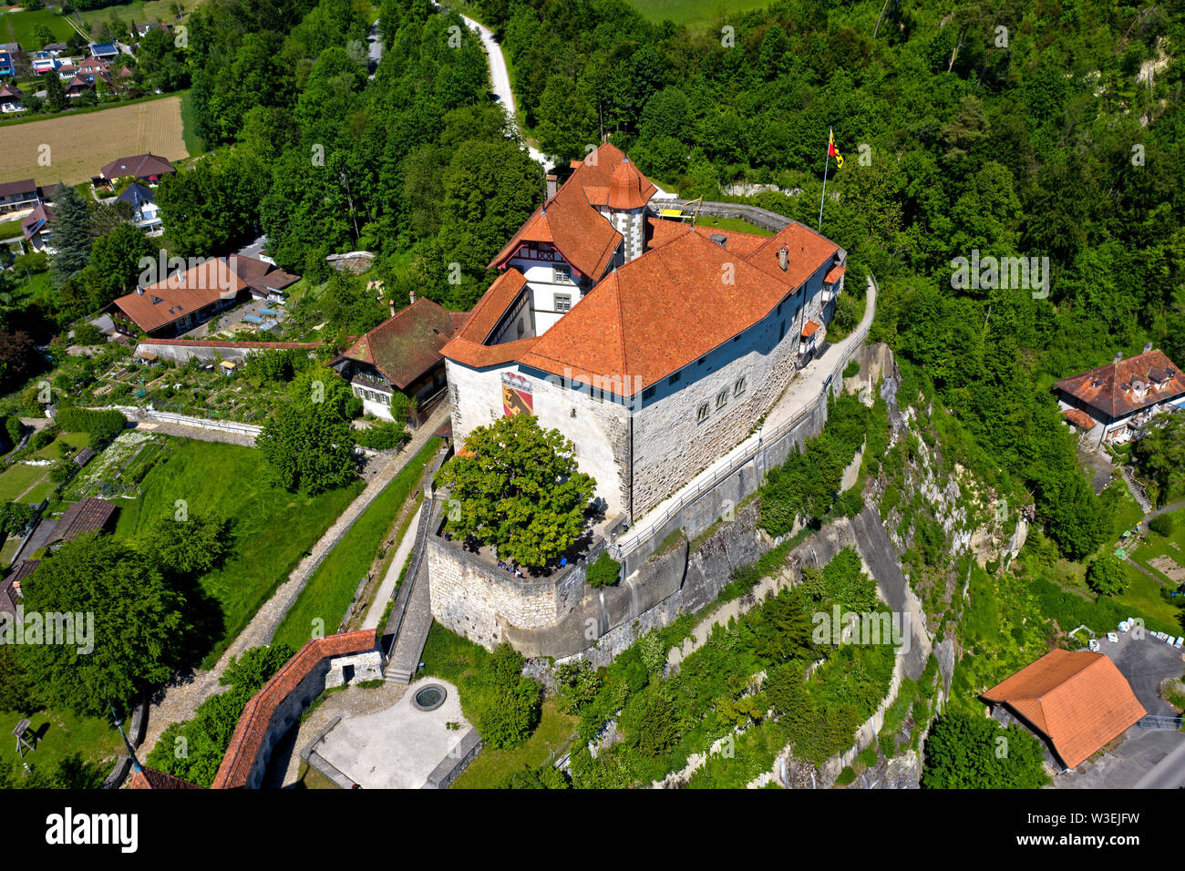Castello di Laupen salita su un sperone di arenaria, Laupen, Canton Berna, Svizzera Foto Stock