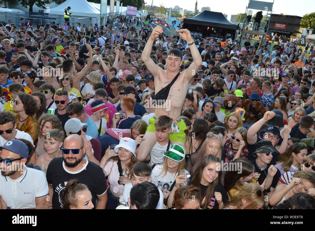 Glasgow, Regno Unito. Il 14 luglio 2019. Onde di Circa Live in Concert, headline agiscono sul King Tuts stadio a TRNSMT 2019. Credito: Colin Fisher/Alamy Live News. Foto Stock