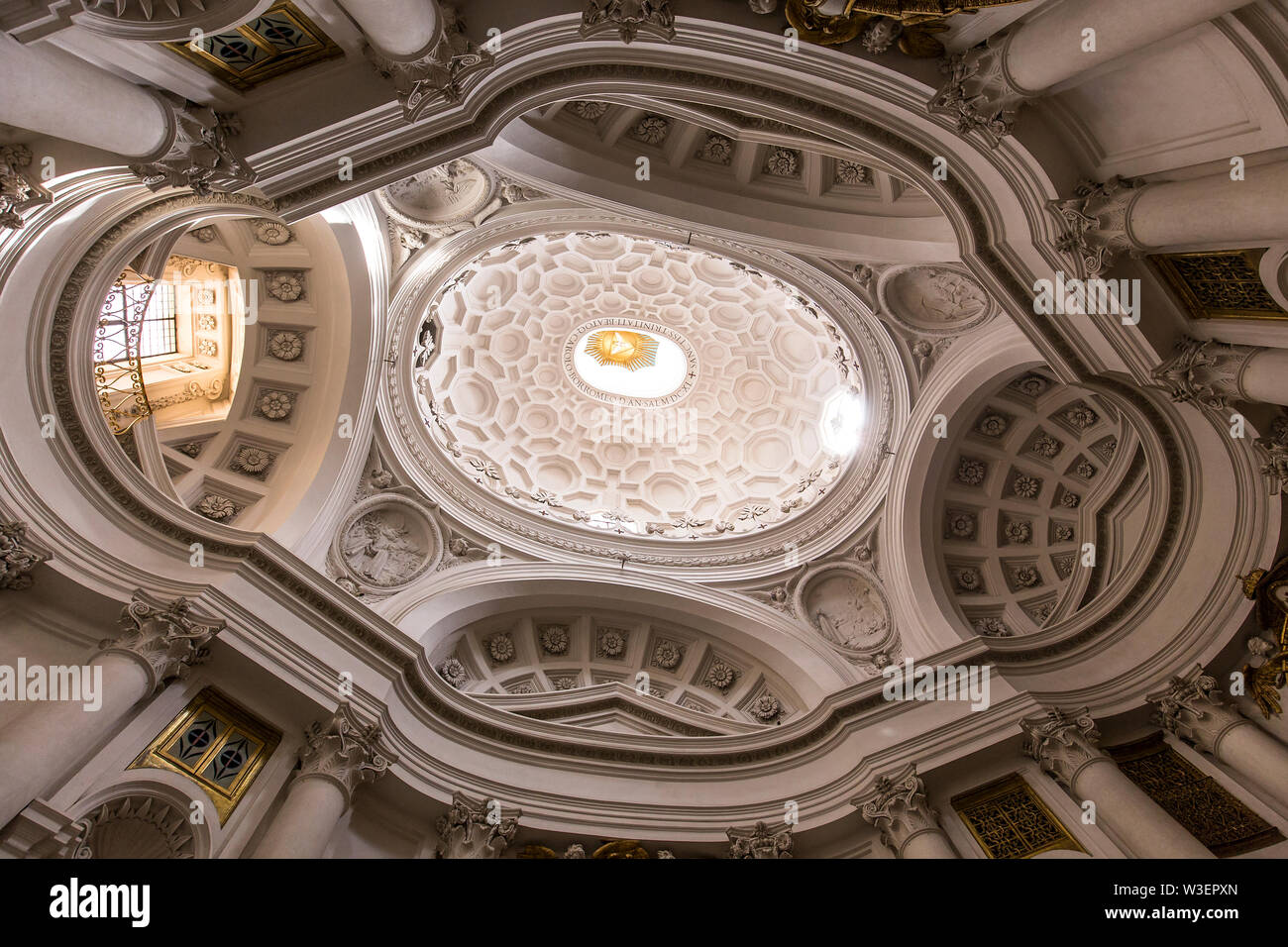 Roma, Italia, 13 Giugno 2015 : gli interni e i dettagli architettonici di San Carlo alle Quattro Fontane chiesa, 13 giugno 2015, a Roma, Italia Foto Stock