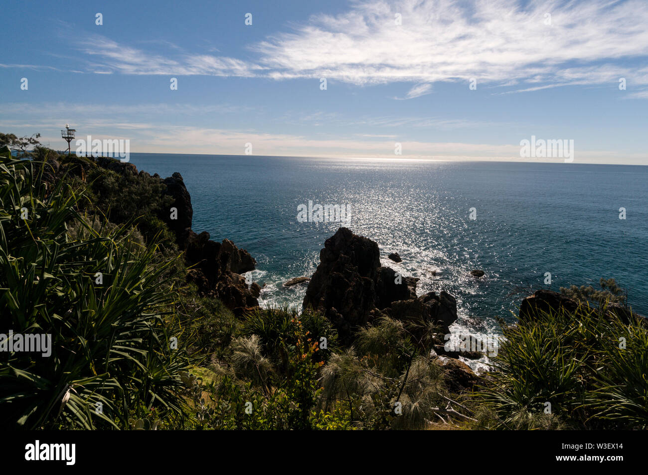 La capezzagna in Joseph Banks Conservation Park al punto d'onda, con alte vedute del Mar dei Coralli vicino alla città 1770 e Bustard Bay nel Queensland, Austr Foto Stock