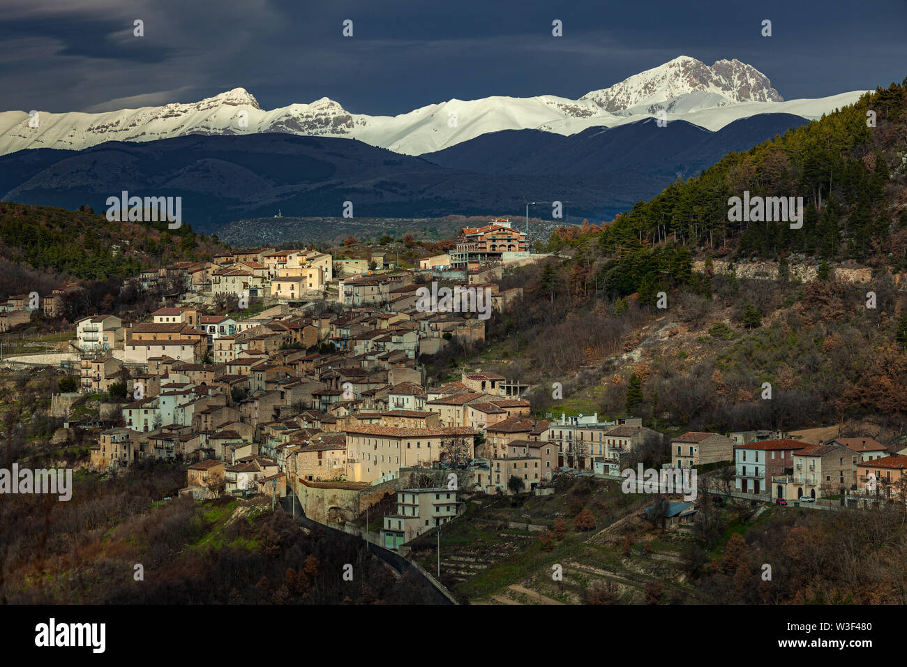 Villaggio di montagna in Abruzzo interno Foto Stock