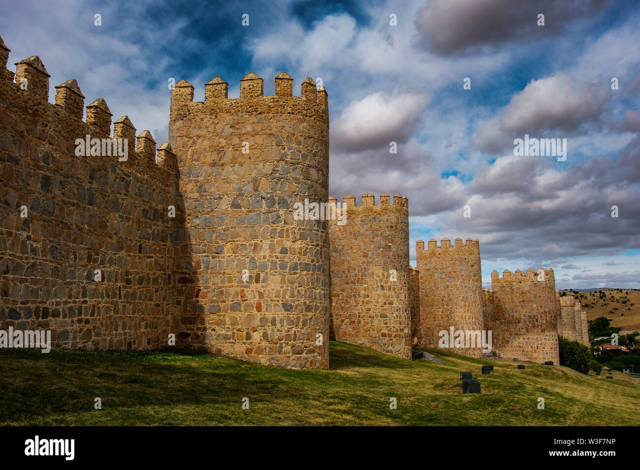 Medievale Mura monumentali, Sito Patrimonio Mondiale dell'UNESCO. La città di Avila. Castilla León, Spagna Europa Foto Stock