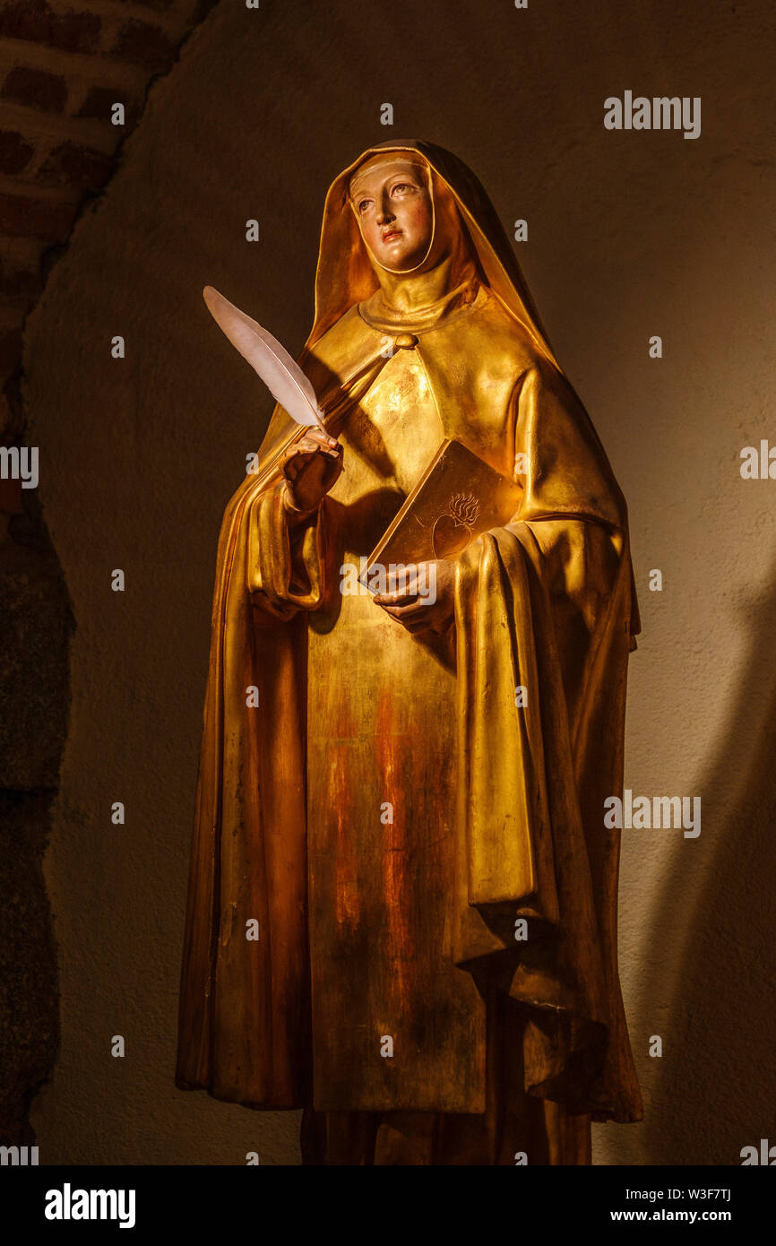 La scultura. Santa Teresa de Jesus museo. UNESCO - Sito Patrimonio dell'umanità. La città di Avila. Castilla León, Spagna Europa Foto Stock