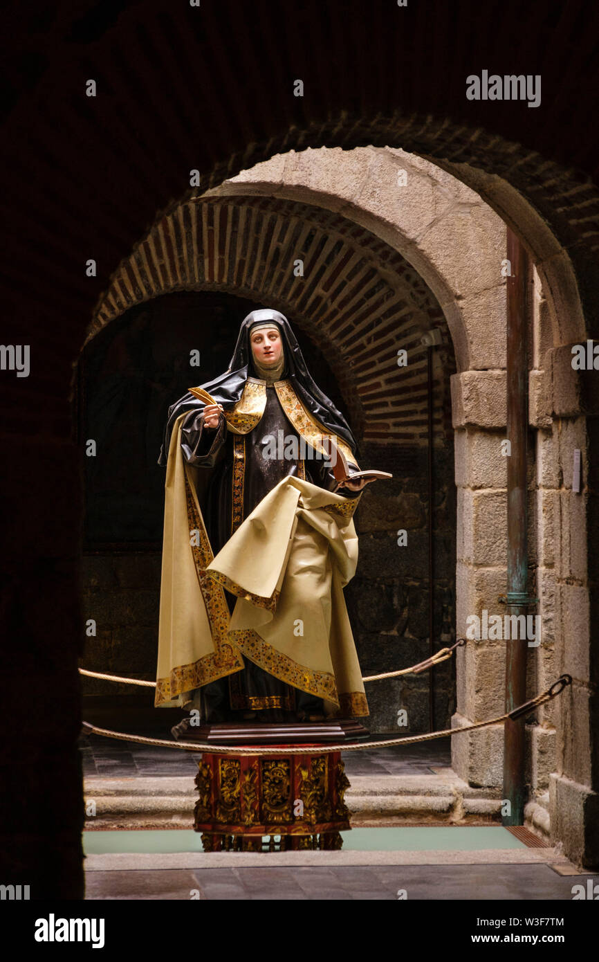 La scultura. Santa Teresa de Jesus museo. UNESCO - Sito Patrimonio dell'umanità. La città di Avila. Castilla León, Spagna Europa Foto Stock