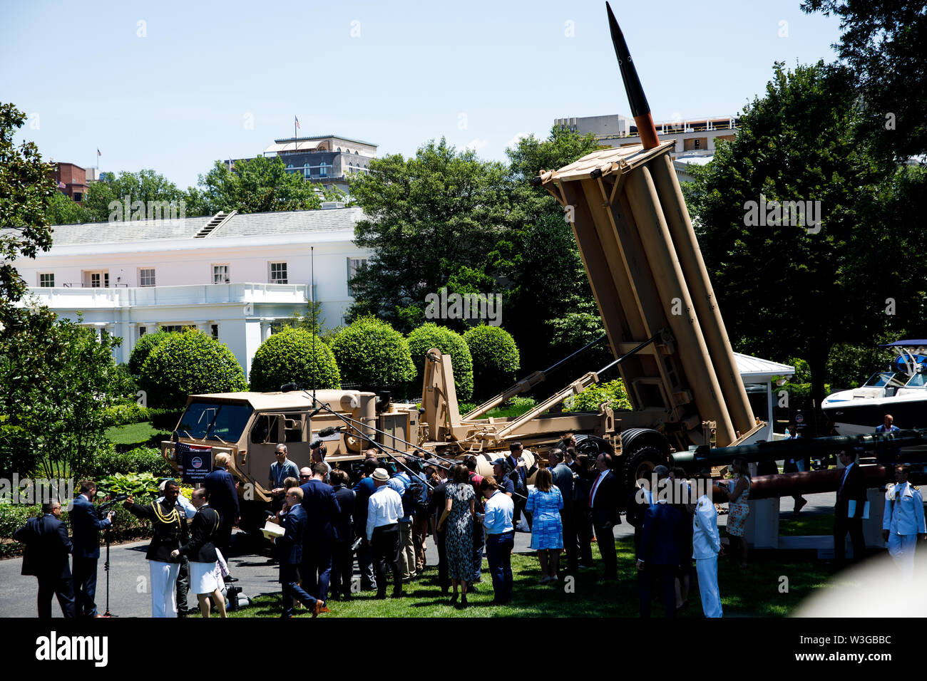 Washington, Stati Uniti d'America. Il 15 luglio 2019. La Lockeed Martin's THAAD sistema di difesa missilistica è visto durante la terza edizione Made in America prodotti in vetrina alla Casa Bianca di Washington, DC, Stati Uniti, 15 luglio, 2019. Stati Uniti Presidente Donald Trump ordinato lunedì che solo i prodotti con più di 55 percento fatto negli Stati Uniti possono essere considerati 'made in America,' occhiatura di sollevare la barra a 75 per cento in futuro. Credito: Ting Shen/Xinhua/Alamy Live News Foto Stock