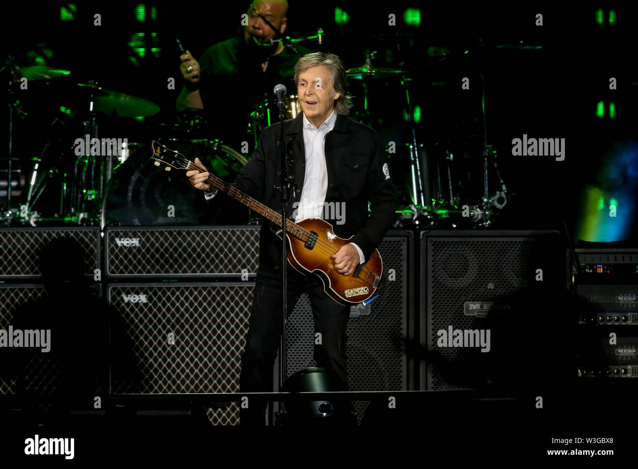 LOS ANGELES - Lug 13: Sir Paul McCartney esegue durante l ultima tappa del tour per la sua Rinfrescate la gita presso il Dodger Stadium il 13 luglio 2019 a Los Angeles, California. Foto: Christopher Victorio/imageSPACE/MediaPunch Foto Stock