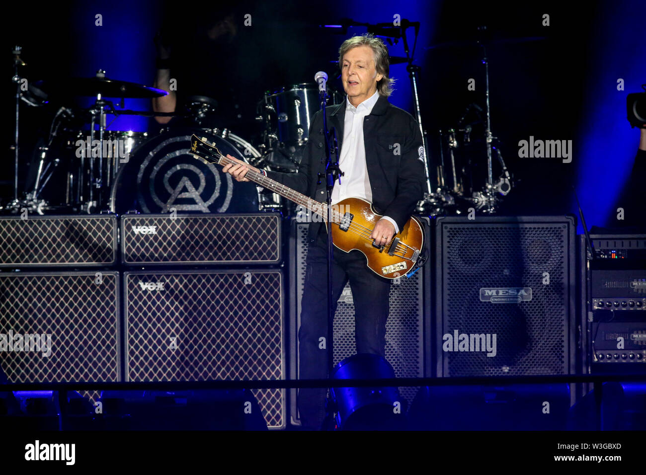 LOS ANGELES - Lug 13: Sir Paul McCartney esegue durante l ultima tappa del tour per la sua Rinfrescate la gita presso il Dodger Stadium il 13 luglio 2019 a Los Angeles, California. Foto: Christopher Victorio/imageSPACE/MediaPunch Foto Stock