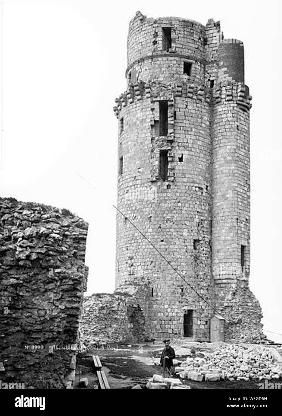 Château (ancien) - mastio - Montlhéry - Médiathèque de l'architecture et du patrimoine - APMH00003990. Foto Stock