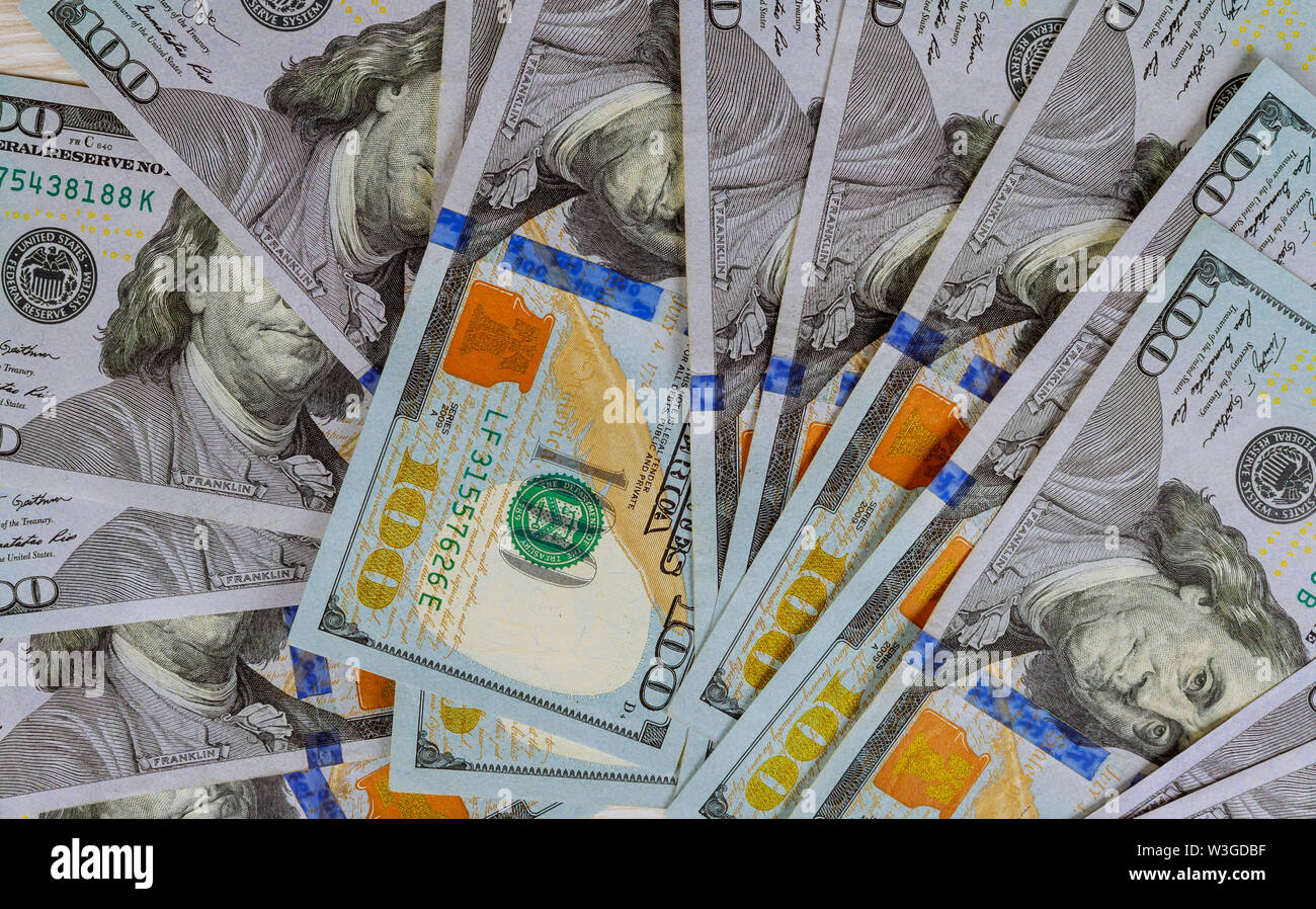 Un centinaio di dollari americani banconote close up sfondo. Foto Stock