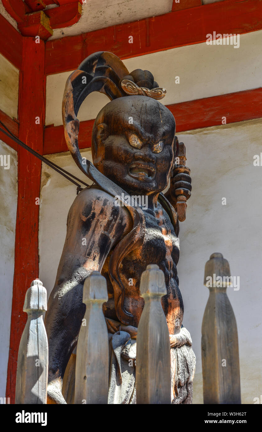 Komokuten custode statua a Daigo-ji il tempio di Kyoto, Giappone. Foto Stock