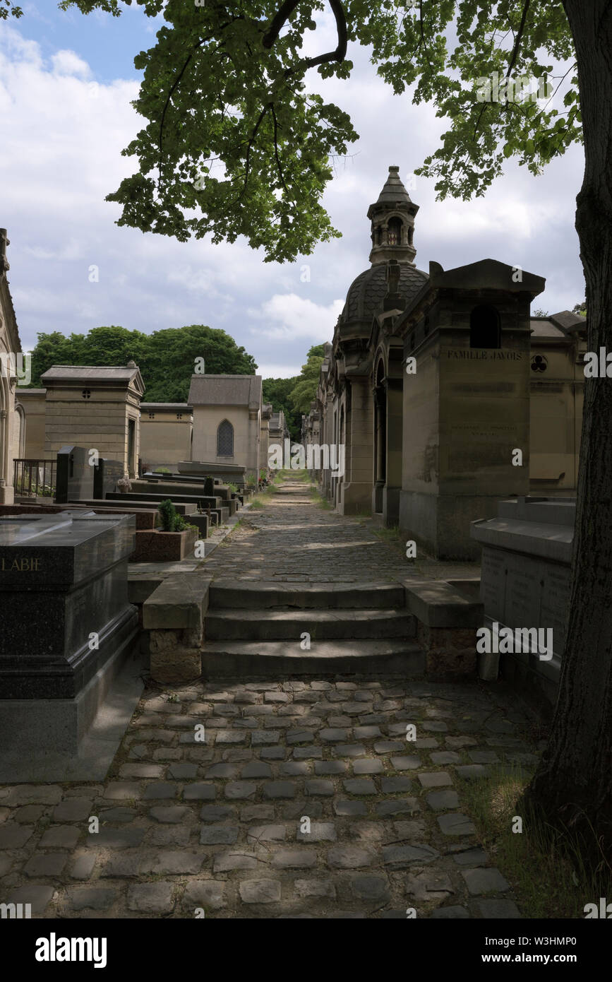 Vicolo presso il Cimitero di Pere Lachaise, Parigi, Francia Foto Stock