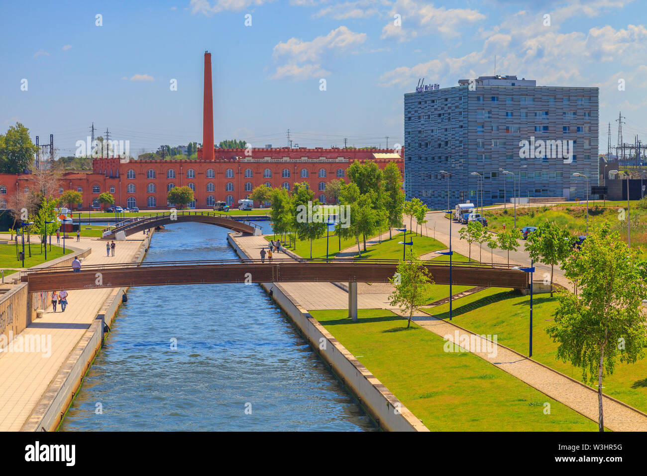 Vista della parte moderna della città di Aveiro Foto Stock