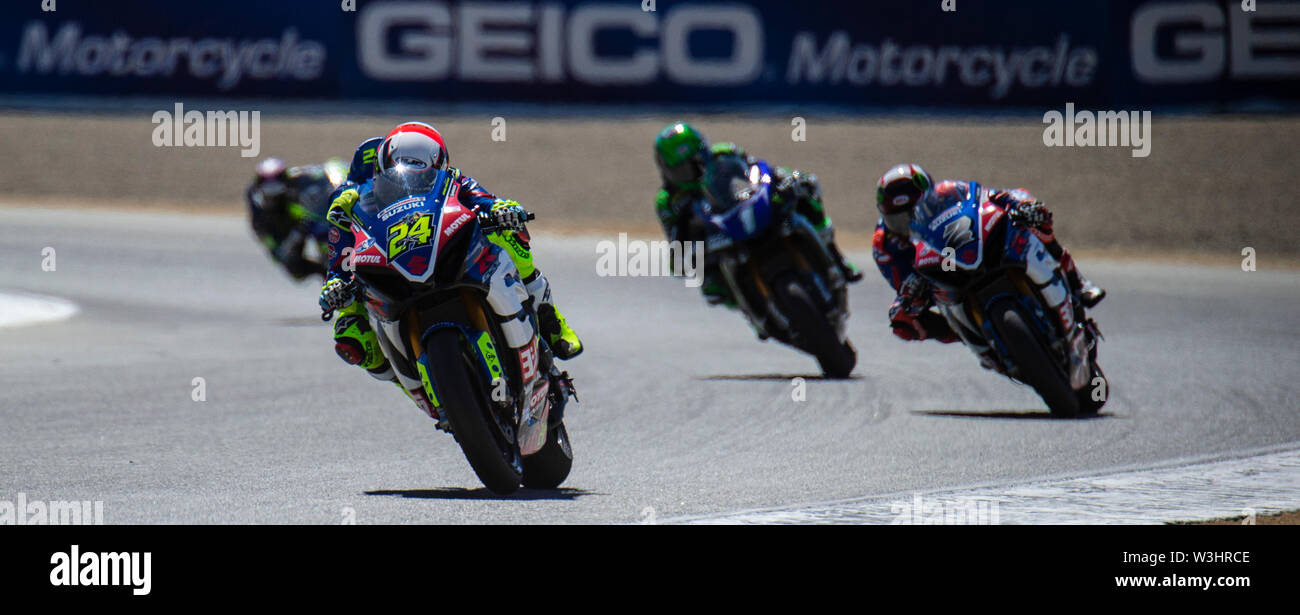 Jul 13, 2019 Monterey, CA, U.S.A. # 24 Toni Elias conduce il pack in uscita di curva 3 durante la MotoAmerica SuperBike Gara 2 a Weathertech Raceway Laguna Seca Monterey, CA Thurman James / CSM Foto Stock