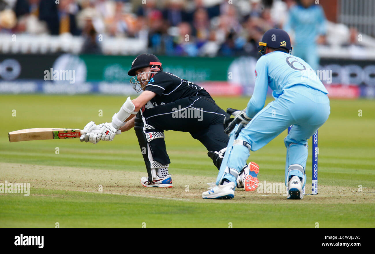 Londra, Inghilterra. 14 LUGLIO: Kane Williamson della Nuova Zelanda durante il ICC Cricket World Cup finale tra Inghilterra e Nuova Zelanda al Lord's Cricket Gro Foto Stock