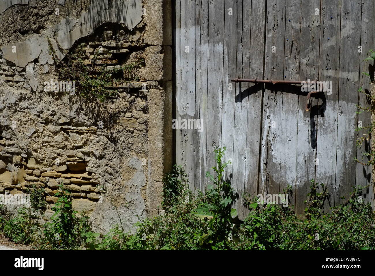 Corfù PALIÀ PERITHIA due foto simili di un vecchio edificio in rovina.queste foto sottolineare il case di base al momento Foto Stock