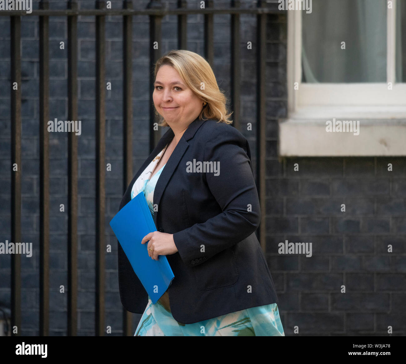 A Downing Street, Londra, Regno Unito. 16 Luglio, 2019. Karen Bradley, Segretario di Stato per l'Irlanda del Nord, a Downing Street per settimanale riunione del gabinetto. Credito: Malcolm Park/Alamy Live News Foto Stock