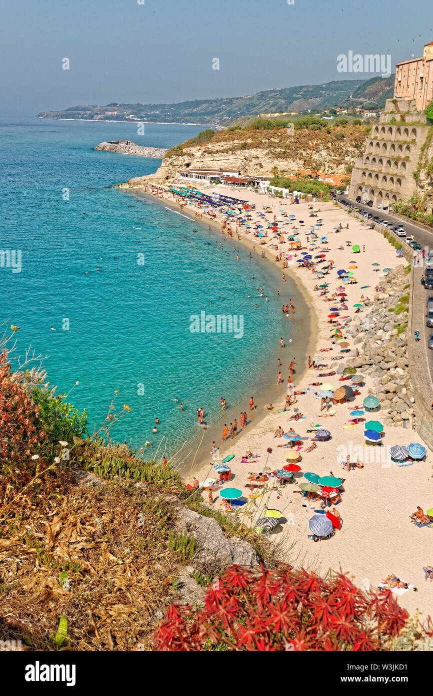 Spiaggia a Tropea in Calabria, Italia. Foto Stock
