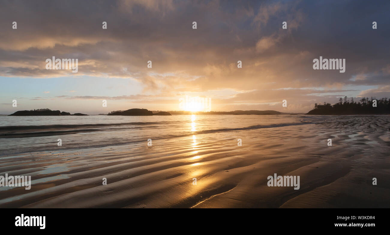 Tramonto a Pacific Rim National Park Foto Stock