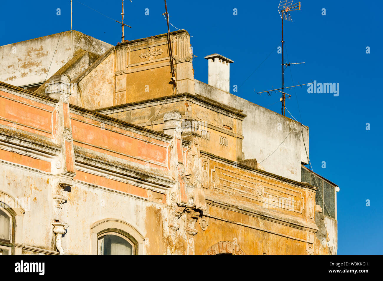 Dettagli della facciata del vecchio café Mourao In Olhao, Algarve, PORTOGALLO Foto Stock
