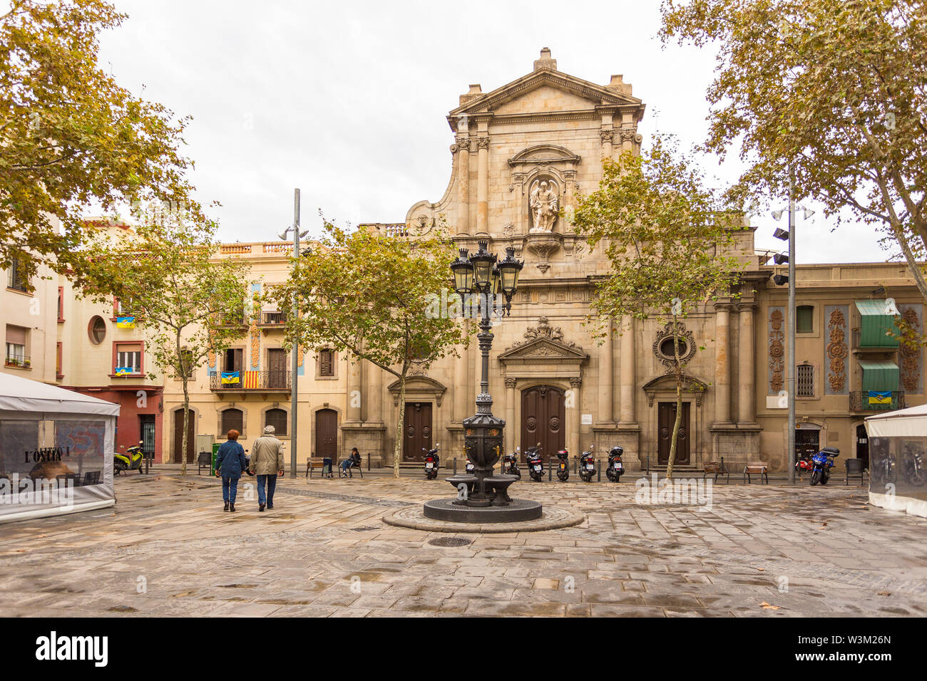 Barcellona, Spagna - 09 Novembre 2014: la visione della chiesa cattolica di Sant Miquel del Port a Carrer de Sant Miquel. Foto Stock