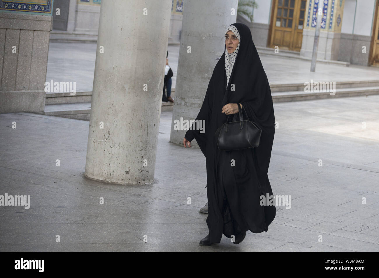 Luglio 16, 2019 - Shahre-Ray, Teheran, Iran - musulmani sciiti in Shah Abdol-Azim santuario in Rey, Teheran, Iran. Credito: Rouzbeh Fouladi/ZUMA filo/Alamy Live News Foto Stock