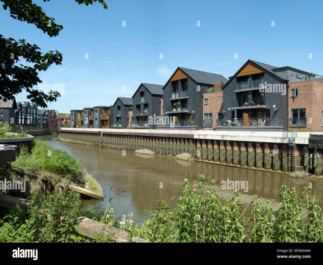 Nuovo lusso riverside appartamenti dal fiume Ouse Timberyard lane, Lewes, East Sussex, England, Regno Unito Foto Stock