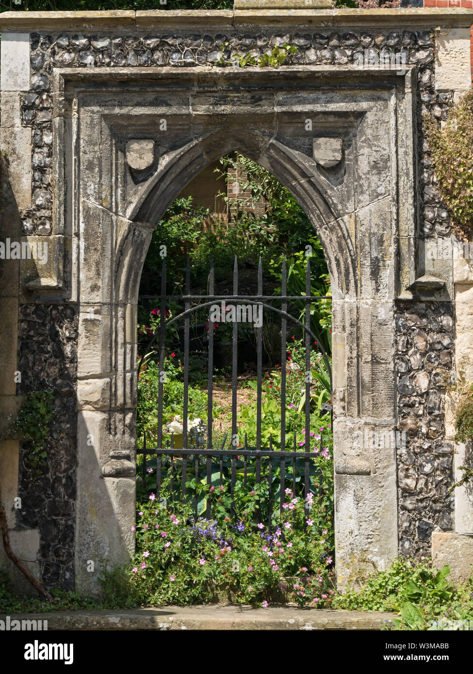 Ingresso al convento francescano Greyfriars (vedi anche Alamy image W3MABA), Friars Walk, Lewes, East Sussex, Inghilterra, REGNO UNITO. Foto Stock