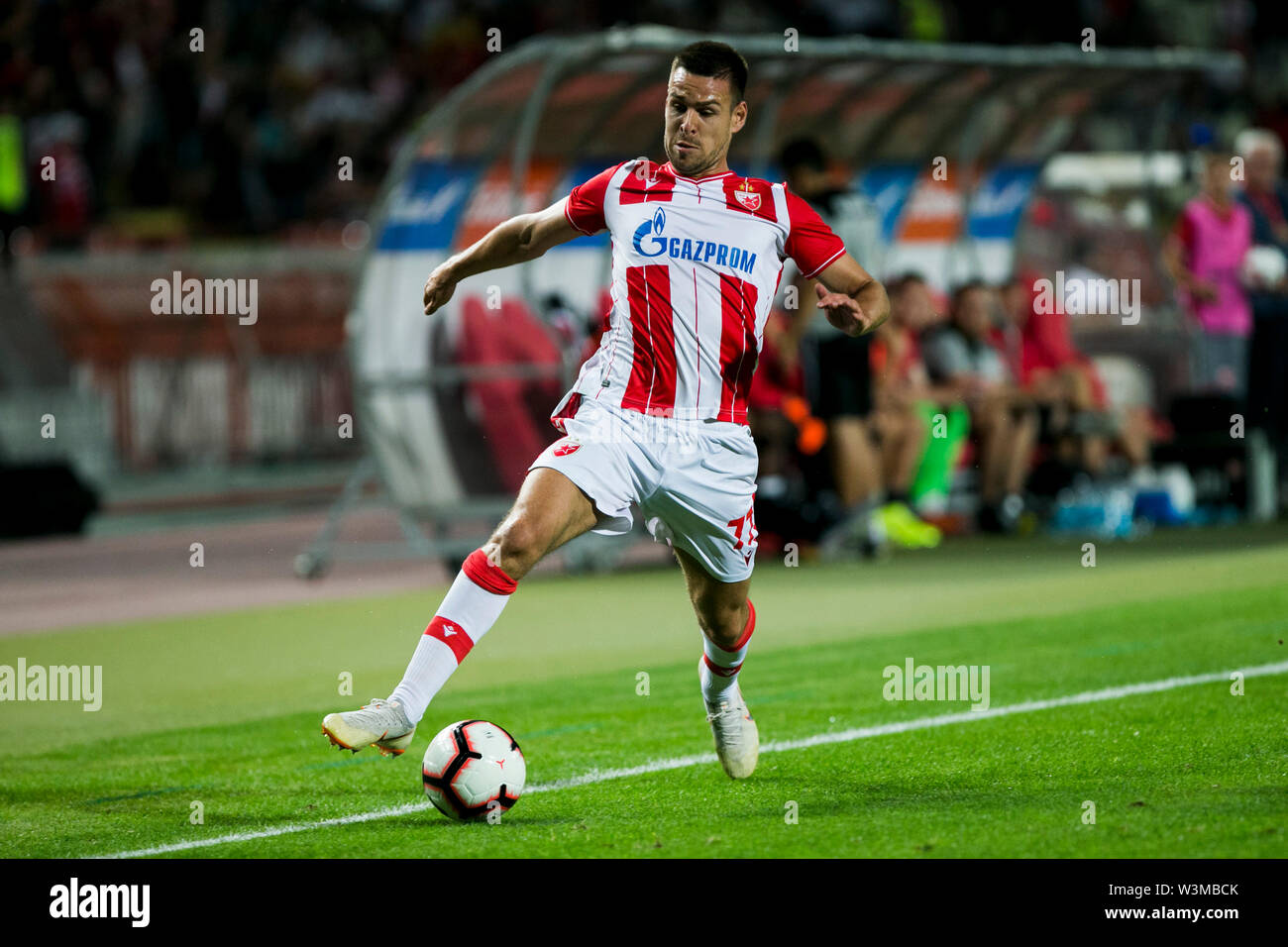 A Belgrado, in Serbia. Il 16 luglio 2019; Rajko Miti&#x107; Stadium, Belgrado, Serbia; Champions League, la Stella Rossa Belgrado versus FK Suduva; Gobeljic della Stella Rossa Belgrado si rompe sulla sfera Credit: Azione Plus immagini di sport/Alamy Live News Foto Stock