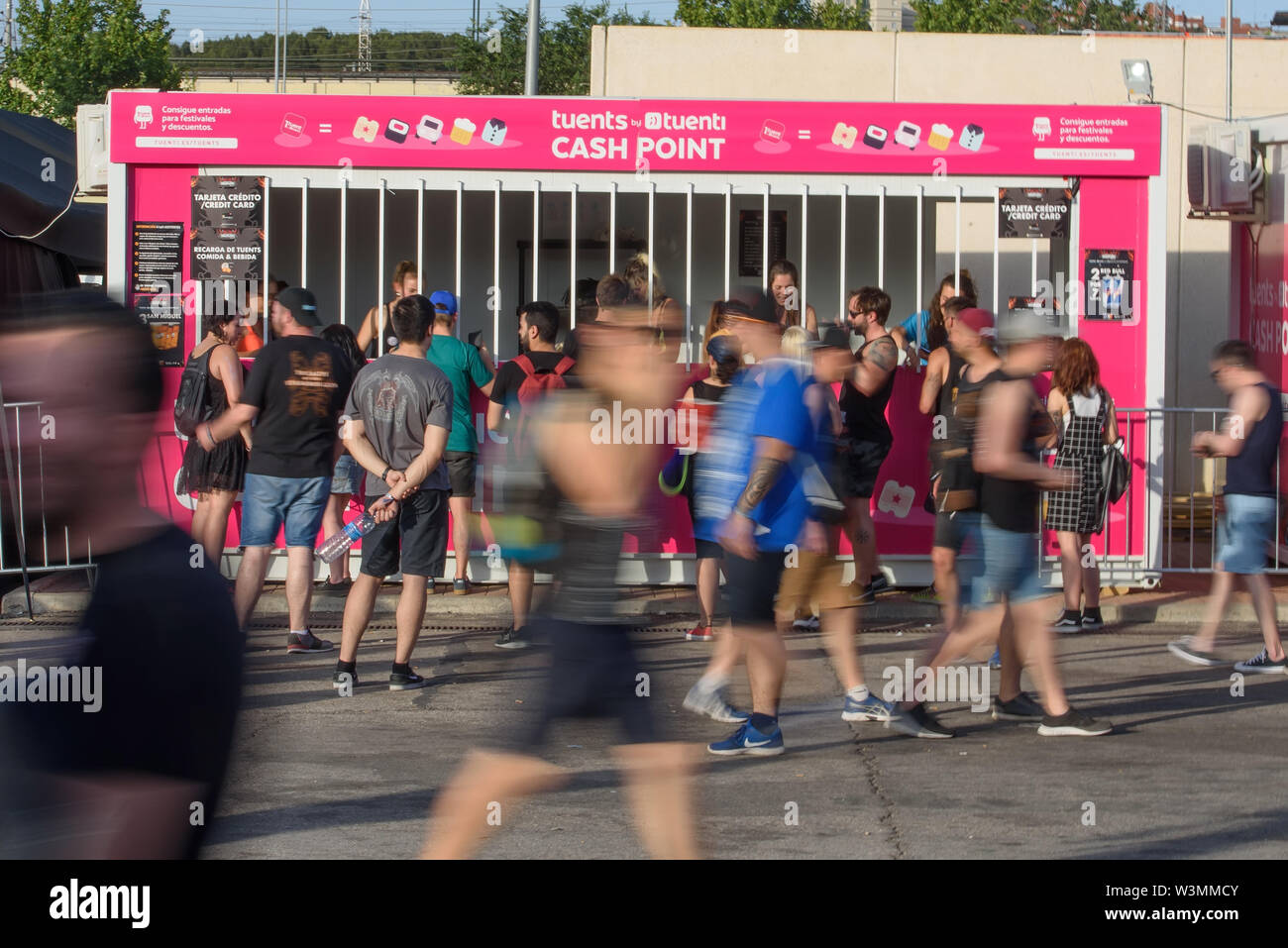 MADRID - GIU 30: Persone al Tuenti Cash Point a Download (festival di musica heavy metal) il 30 giugno 2019 a Madrid, Spagna. Foto Stock