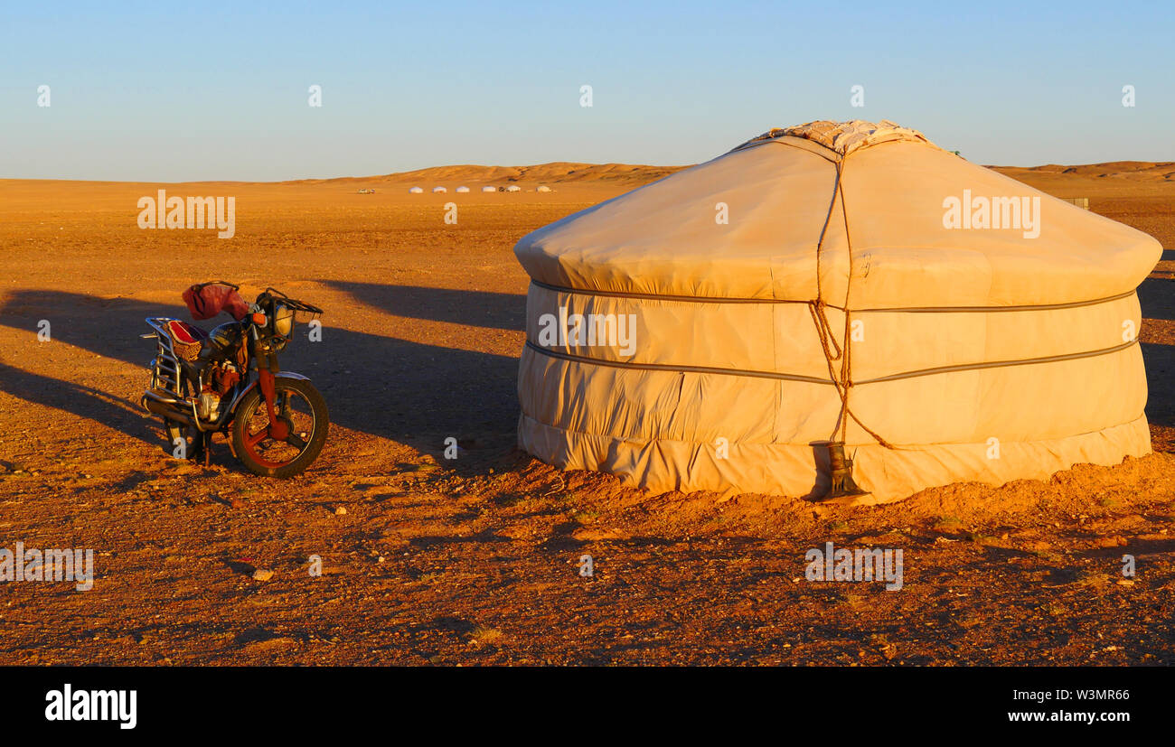 Yurta nel deserto dei Gobi, Mongolia Foto Stock