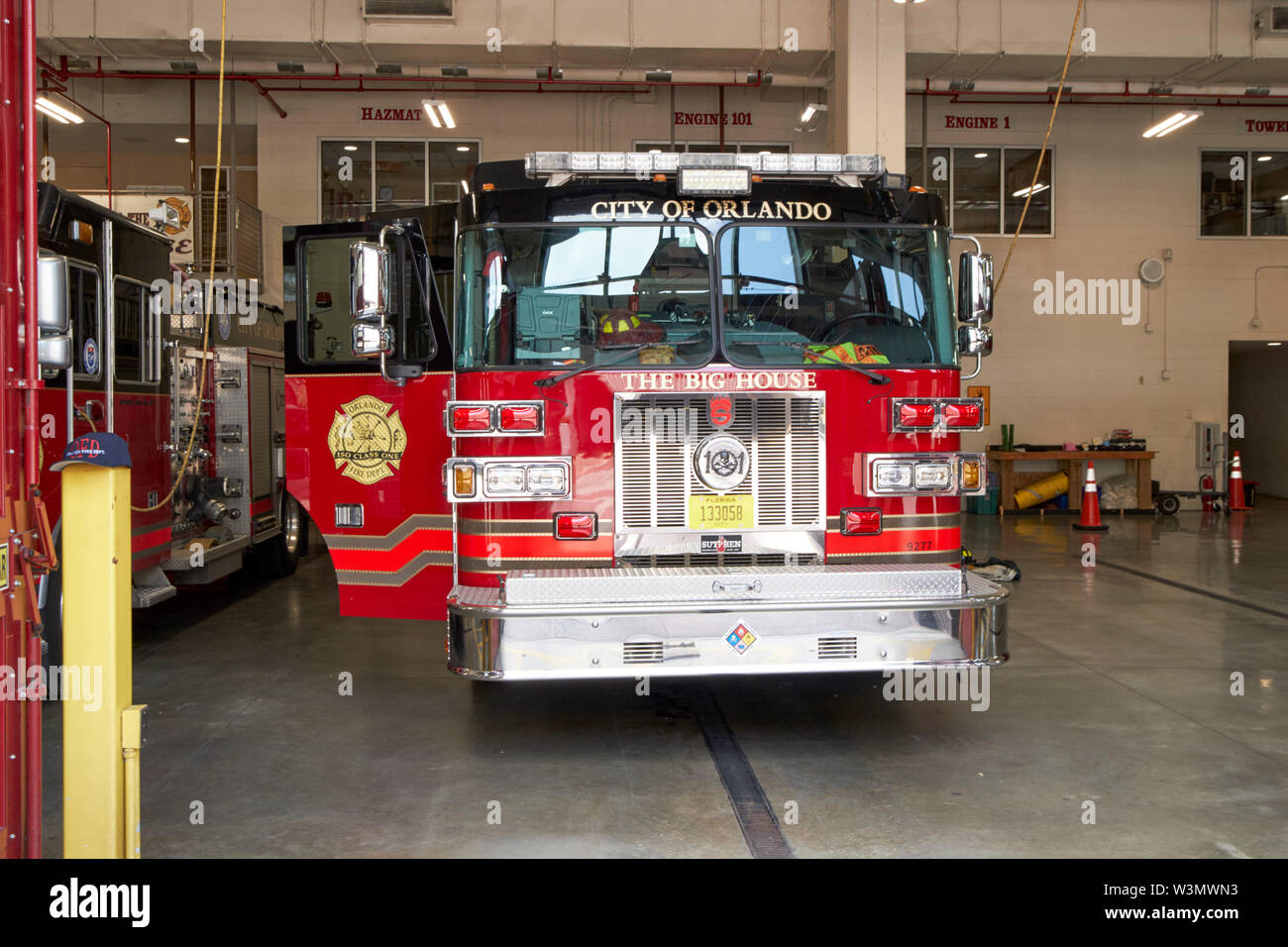Città di orlando fire department fire carrello nella stazione pronti per andare Orlando Florida USA Foto Stock