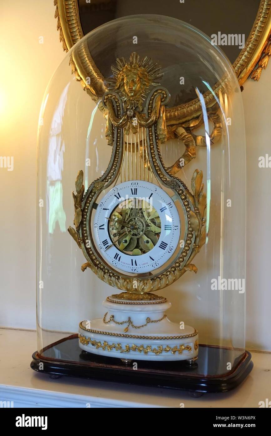 Orologio, Sarton a Liege - Harewood House - West Yorkshire, Inghilterra - Foto Stock