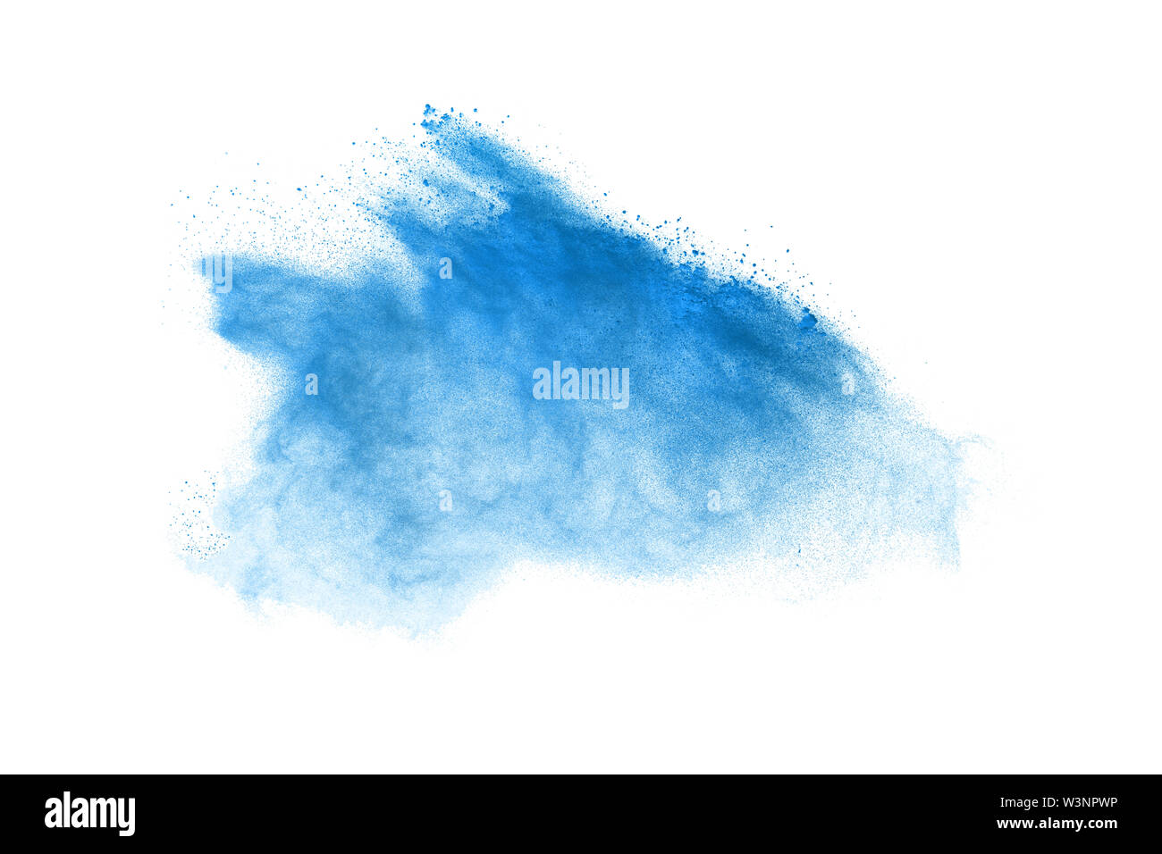 Congelare il movimento di esplosione di polvere isolata su sfondo bianco Foto Stock
