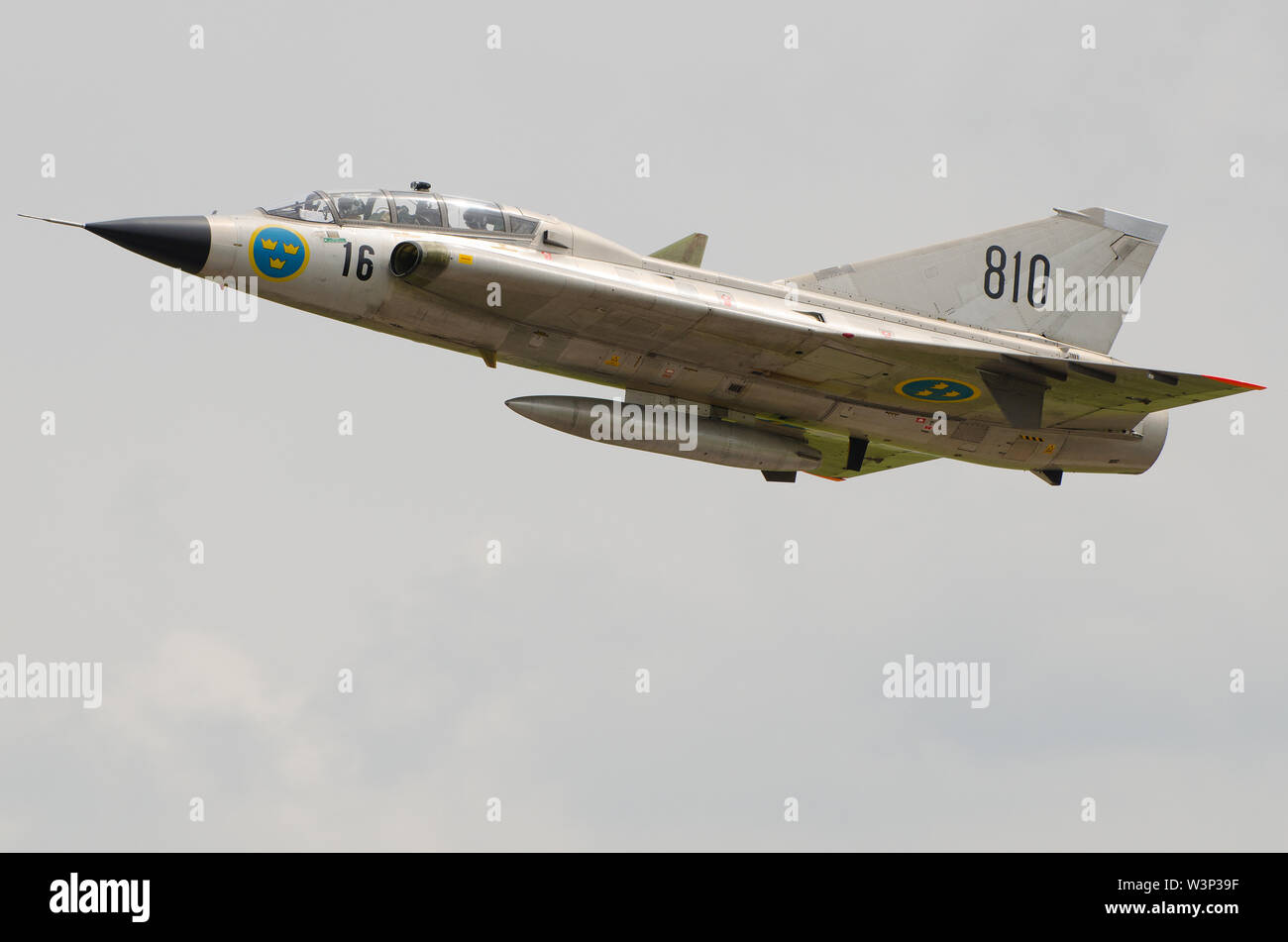 Saab 35 Draken svedese a singolo motore degli aerei da caccia. Piano a getto. Swedish Air Force storico volo conservati degli anni cinquanta classic jet. Flying Foto Stock