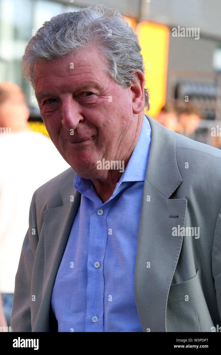 Londra, Regno Unito. 16 Luglio, 2019. Roy Hodgson manager di Crystal Palace si affaccia su come egli arriva per la pre-stagione amichevole, Barnet FC v Crystal Palace all'Alveare Stadium di Edgware, Londra martedi 16 luglio 2019 . Questa immagine può essere utilizzata solo per scopi editoriali. Solo uso editoriale, è richiesta una licenza per uso commerciale. Nessun uso in scommesse, giochi o un singolo giocatore/club/league pubblicazioni. pic da Tom Smeeth/Andrew Orchard fotografia sportiva/Alamy Live news Credito: Andrew Orchard fotografia sportiva/Alamy Live News Foto Stock