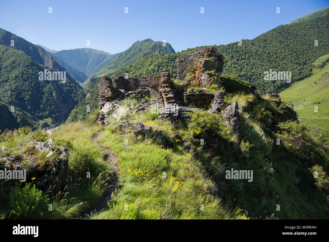 Mutso. Rovine di Mutso villaggio nella regione Khevsureti, Georgia, nel Caucaso Foto Stock