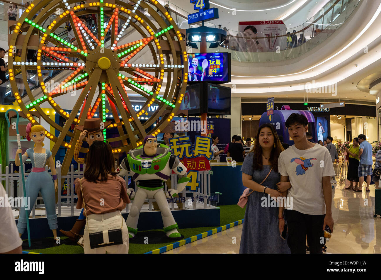 Cina continentale promozione di film western film Toy Story 4 in corrispondenza di un centro commerciale di Shenzhen, Cina Foto Stock
