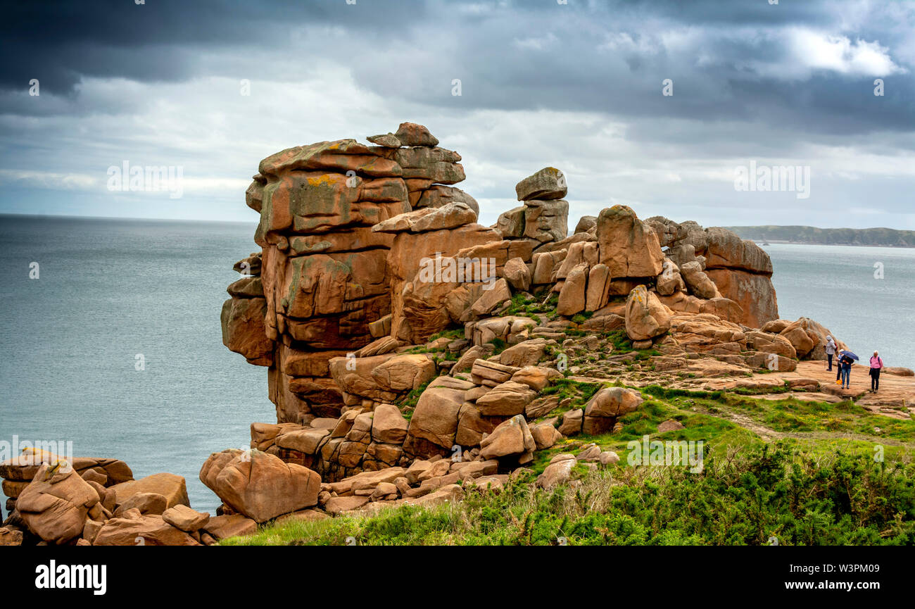 Ploumanach, rocce giganti al Cote granit rose rosa, cotes-d'Armor dipartimento, Bretagne, Francia Foto Stock