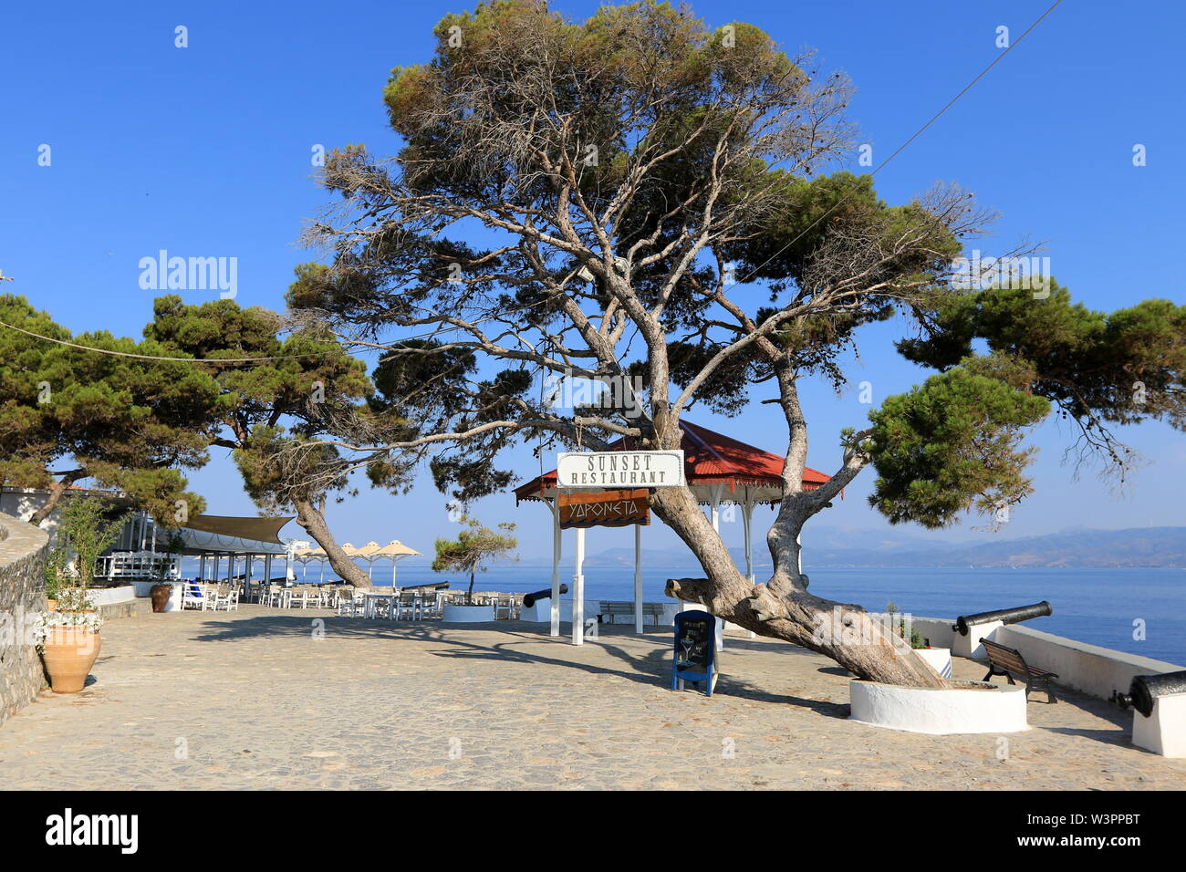 Vista dalla Hydra Città Argo affacciato sul Golfo Saronico e il Peloponneso. Foto Stock