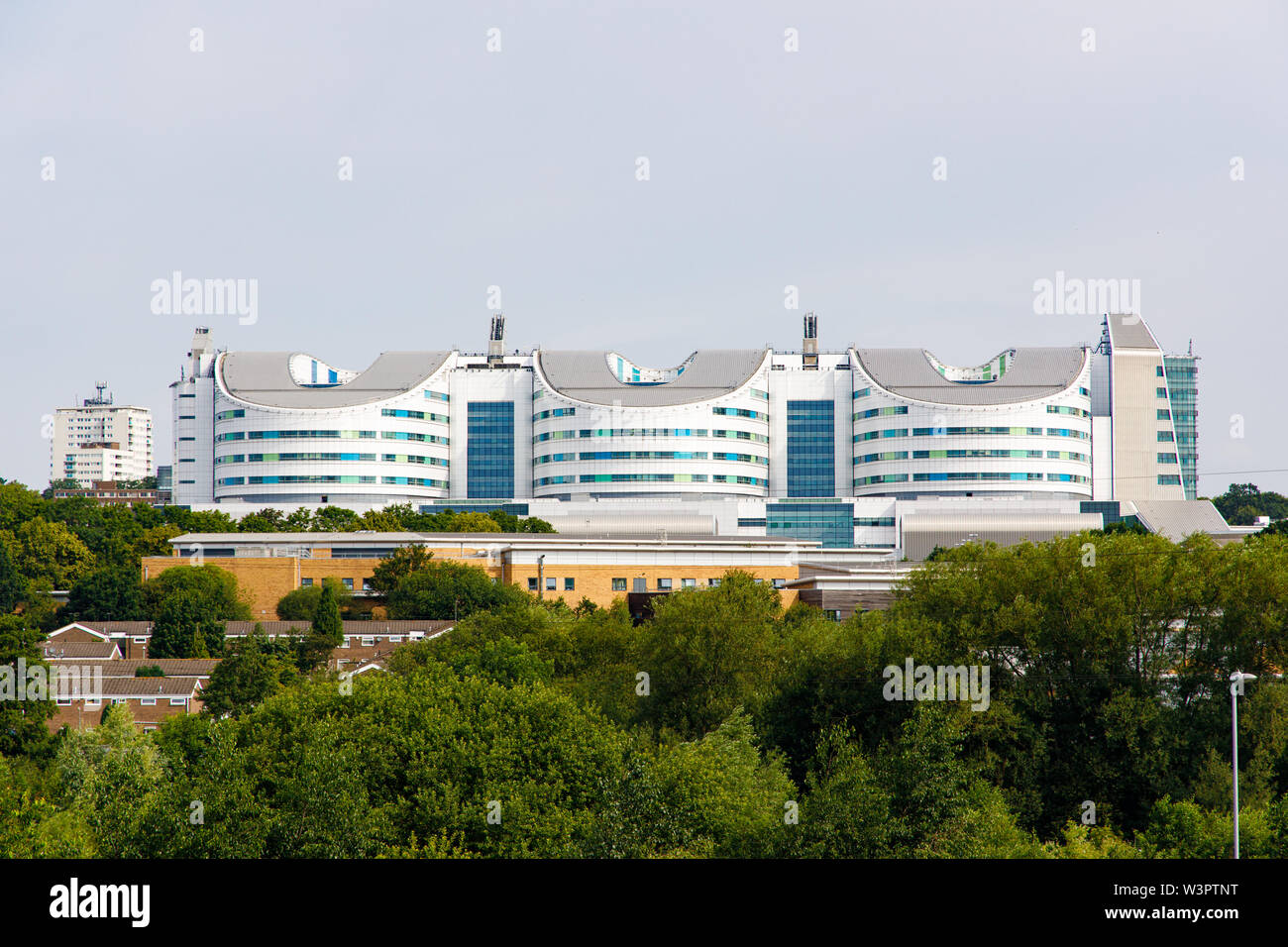 Vista del Queen Elizabeth Hospital di Birmingham, Regno Unito Foto Stock