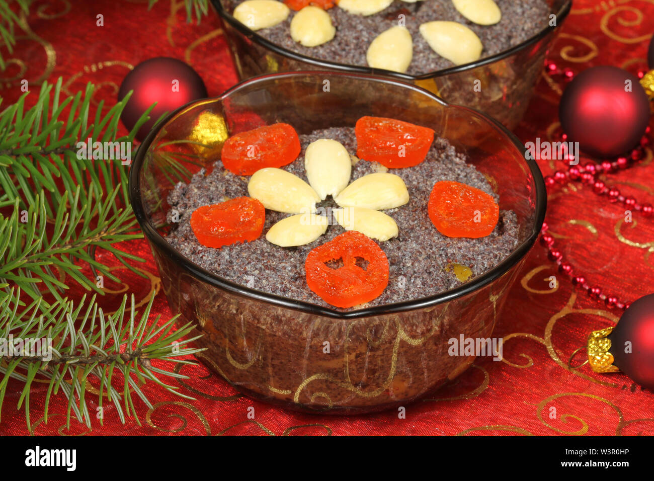 Slesia tradizionale polacco dolce di Natale di nome 'makowki' con decorazione Foto Stock