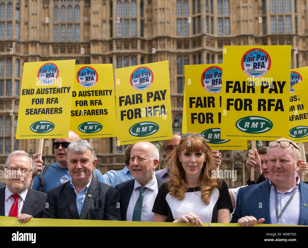 Londra 17 luglio 2019 una lobby parlamentare dalla rotaia marittimo e i lavoratori del settore dei trasporti europea a nome della Flotta Reale marittimi ausiliari oltre al di sotto dell'inflazione aumenti di stipendio. Credit Ian Davidson/Alamy Live News Foto Stock