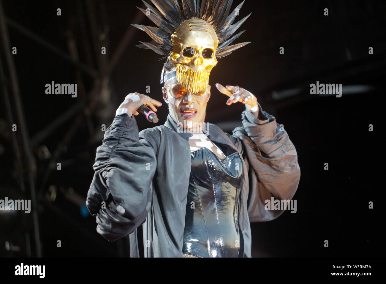 Close-up di Grace Jones rivestimento padiglione sul palco principale al OnBlackheath Music Festival 2019 Foto Stock