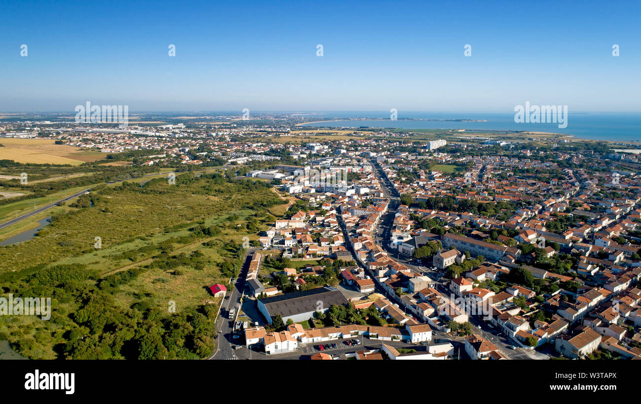 Vista aerea della costa atlantica a sud di La Rochelle city Foto Stock