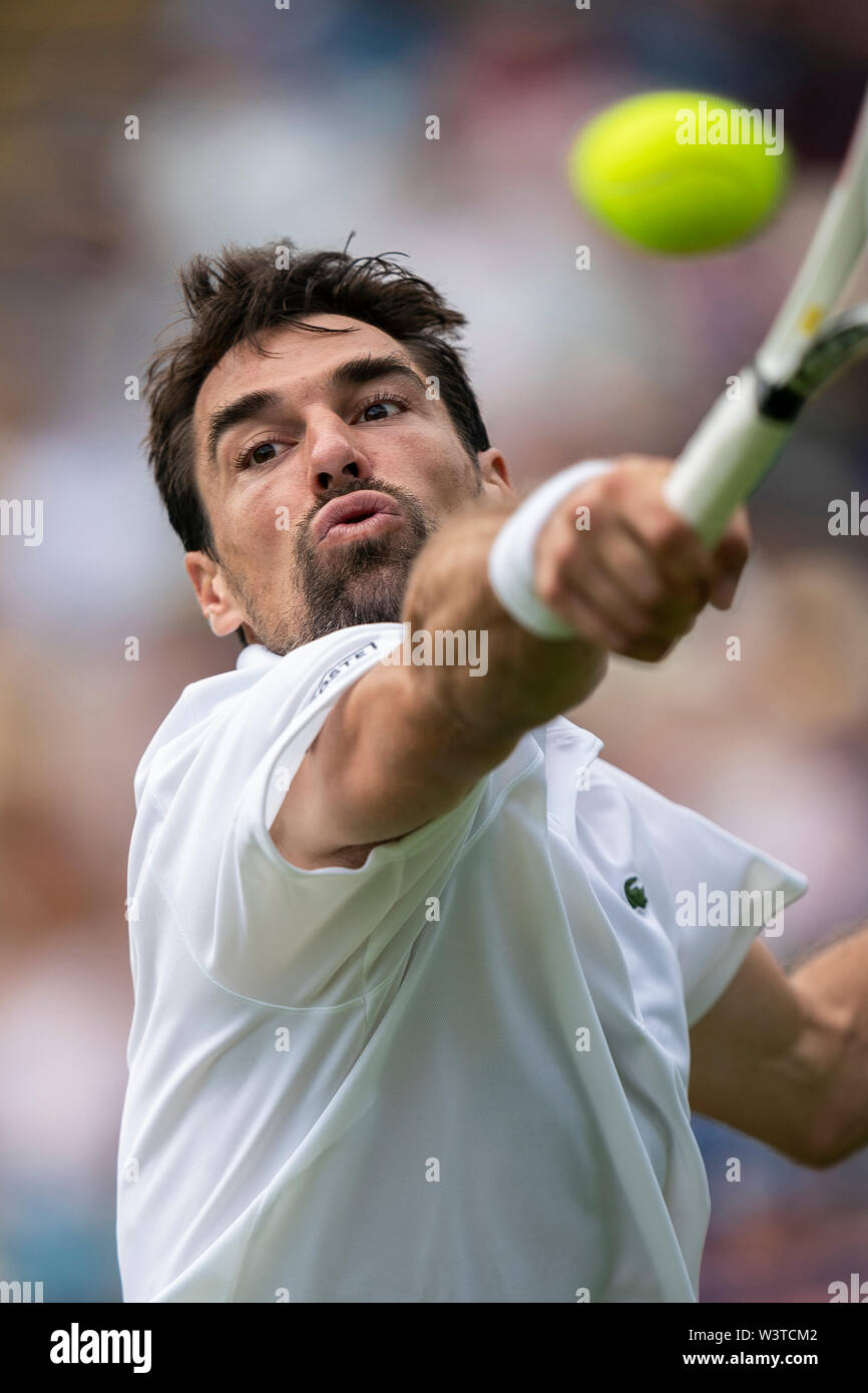 Jeremy Chardy della Francia in azione contro Cameron Norrie di GBR a valle della natura International 2019, Devonshire Park, Eastbourne Foto Stock