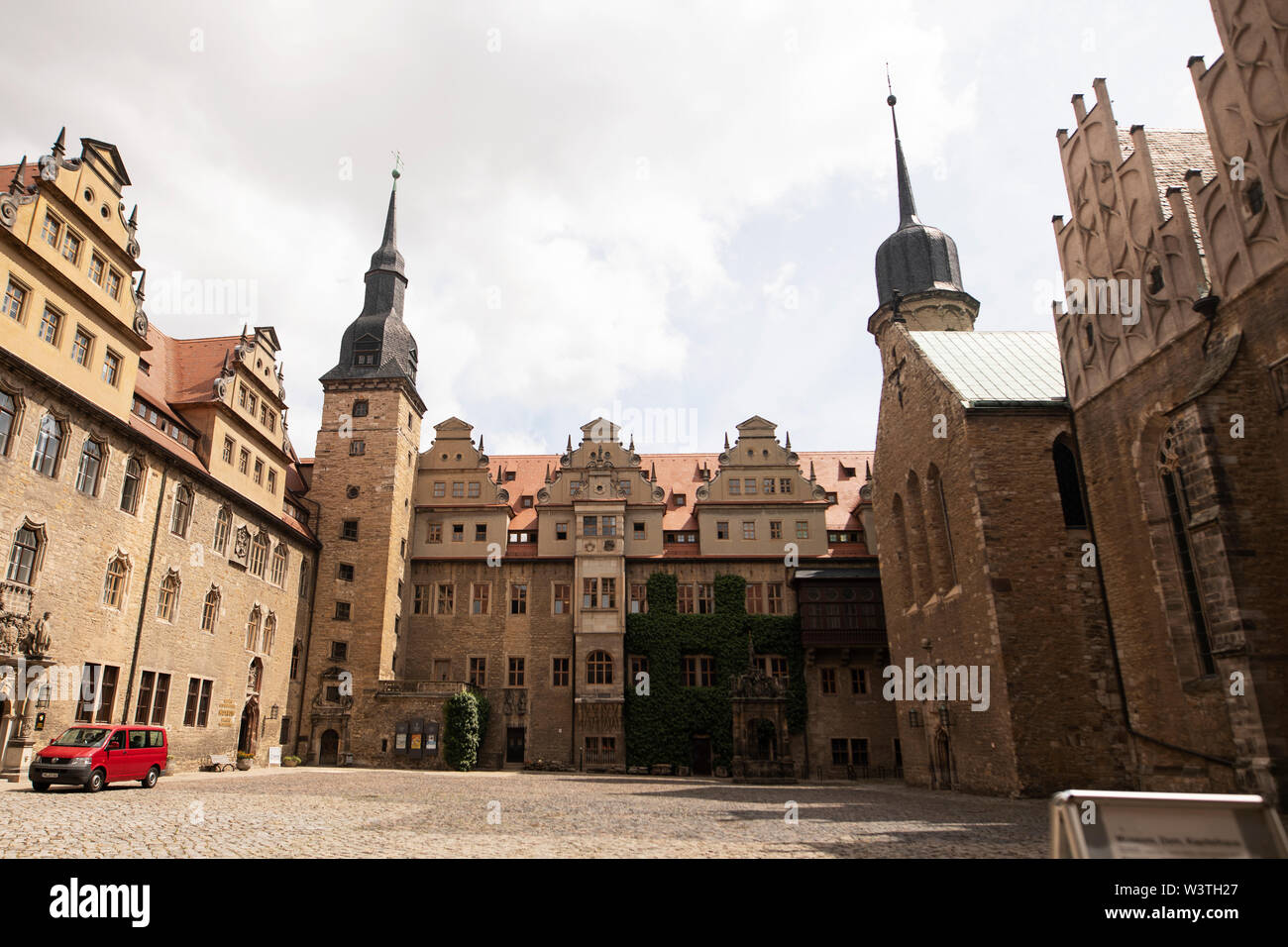 Il cortile del castello storico (Schloss) nel centro di Merseburg, Sassonia-Anhalt, Germania. Foto Stock