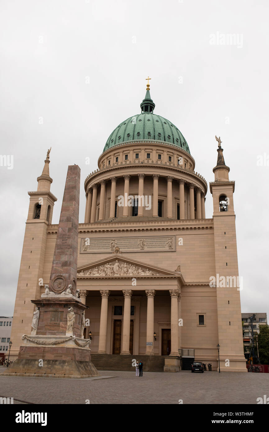 Chiesa di San Nicola sull'Alten Markt nel centro storico di Potsdam, Germania. Foto Stock